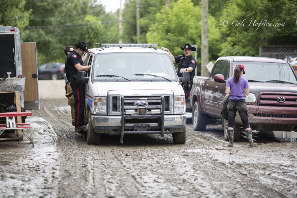 Calgary Clean up Calgarians pull together, strong sense of community