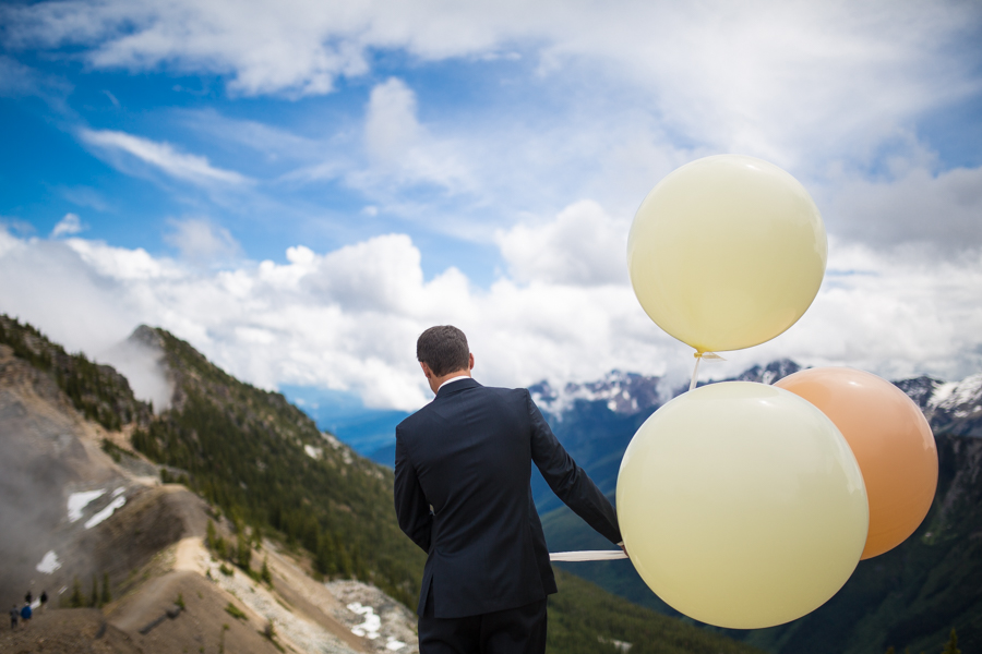 balloon release fo rift look on top of a mountain