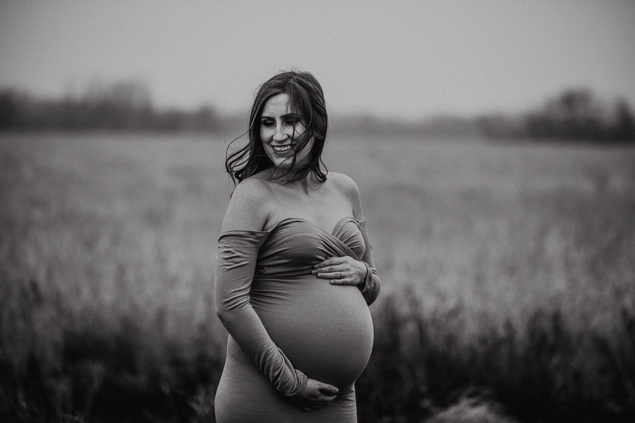 calgary family photographer - yyc family photographer - calgary maternity photographer