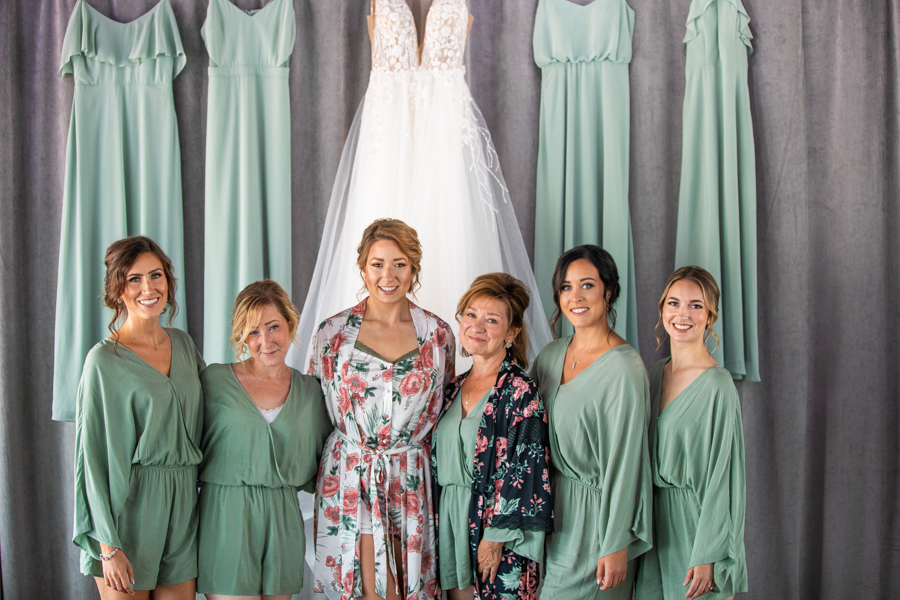 Bridal party getting ready in edmonton at a wedding