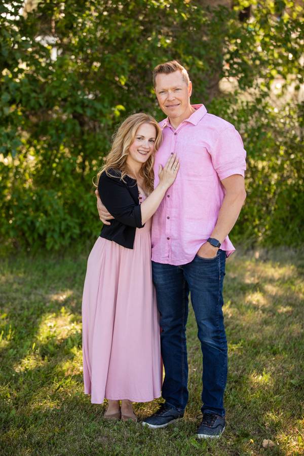 husband and wife wearing pink, Matching Family outfit Ideas