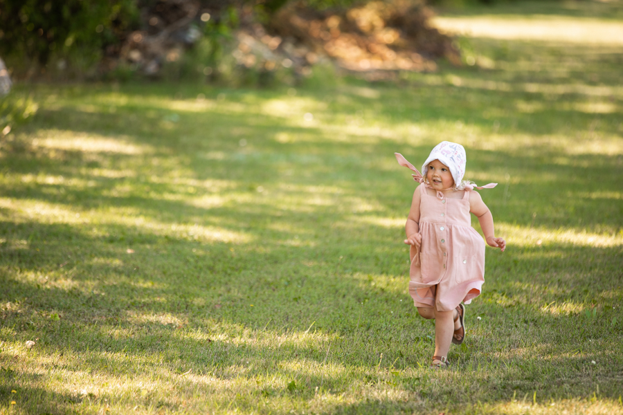 little girl runing